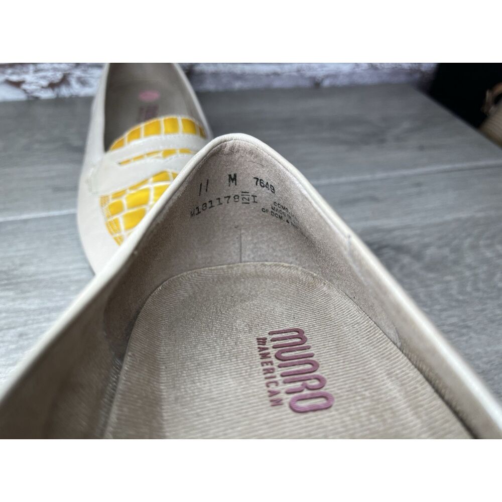 MUNRO Yellow Croc Embossed Pearl Beige Penny Loafers Shoes Women Sz 11M US/42EU - Picture 3 of 16
